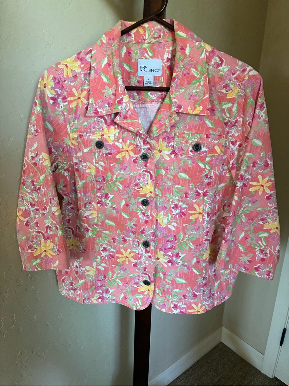 Women’s Denim Jean Jacket-Peachy/Coral Flower Print 3/4 Sleeve. Tog Shop, Size L